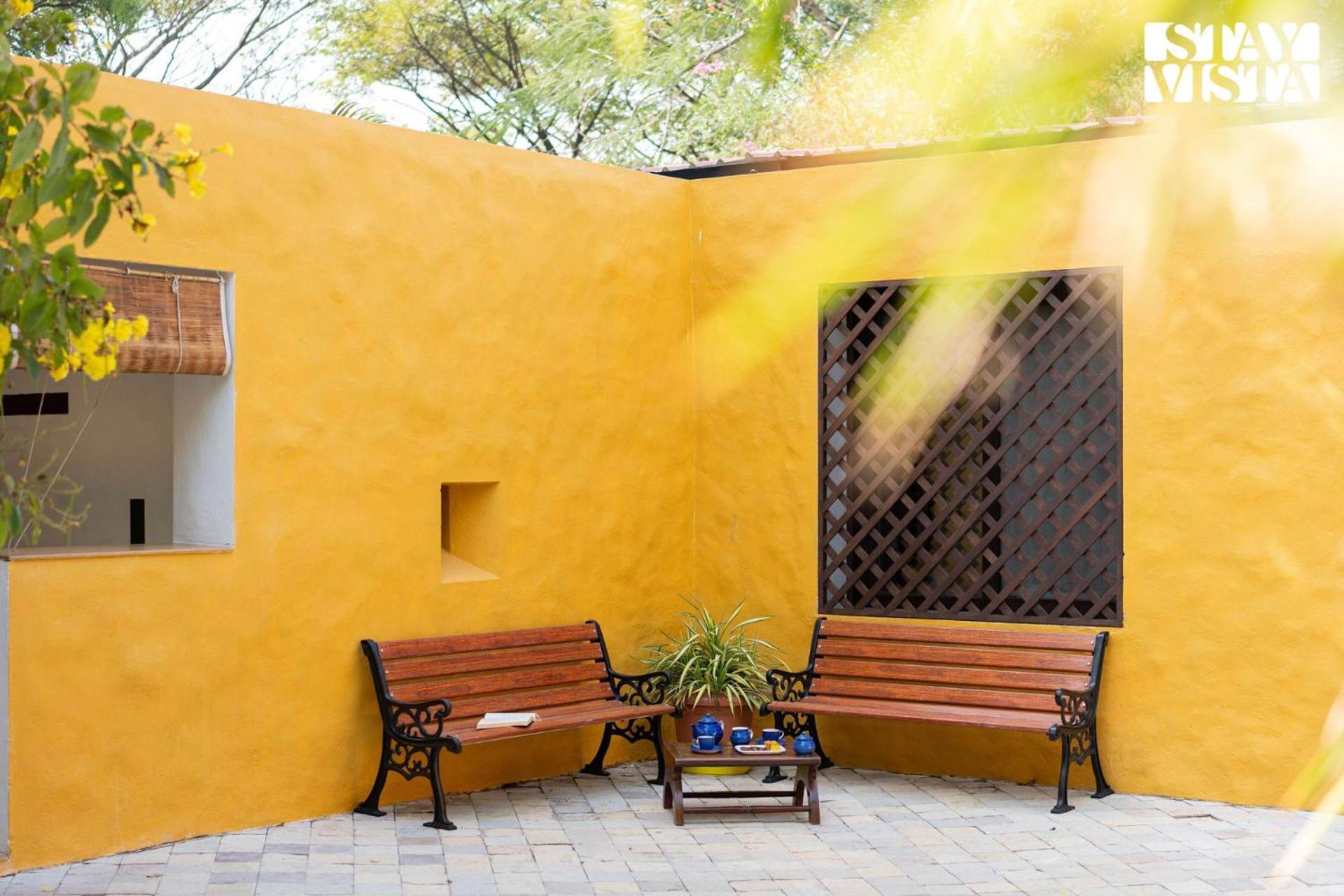 The Courtyard By Stayvista - Private Pool With Rustic Charm, Vibrant Courtyard, Spacious Verandah & Garden Alībāg Zewnętrze zdjęcie